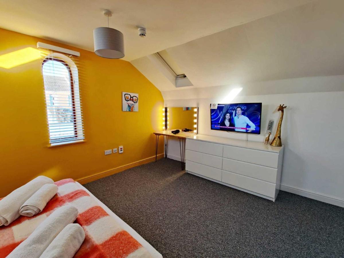2 Ensuites, Garden, Smart Tv'S In All Rooms! Суонси Экстерьер фото