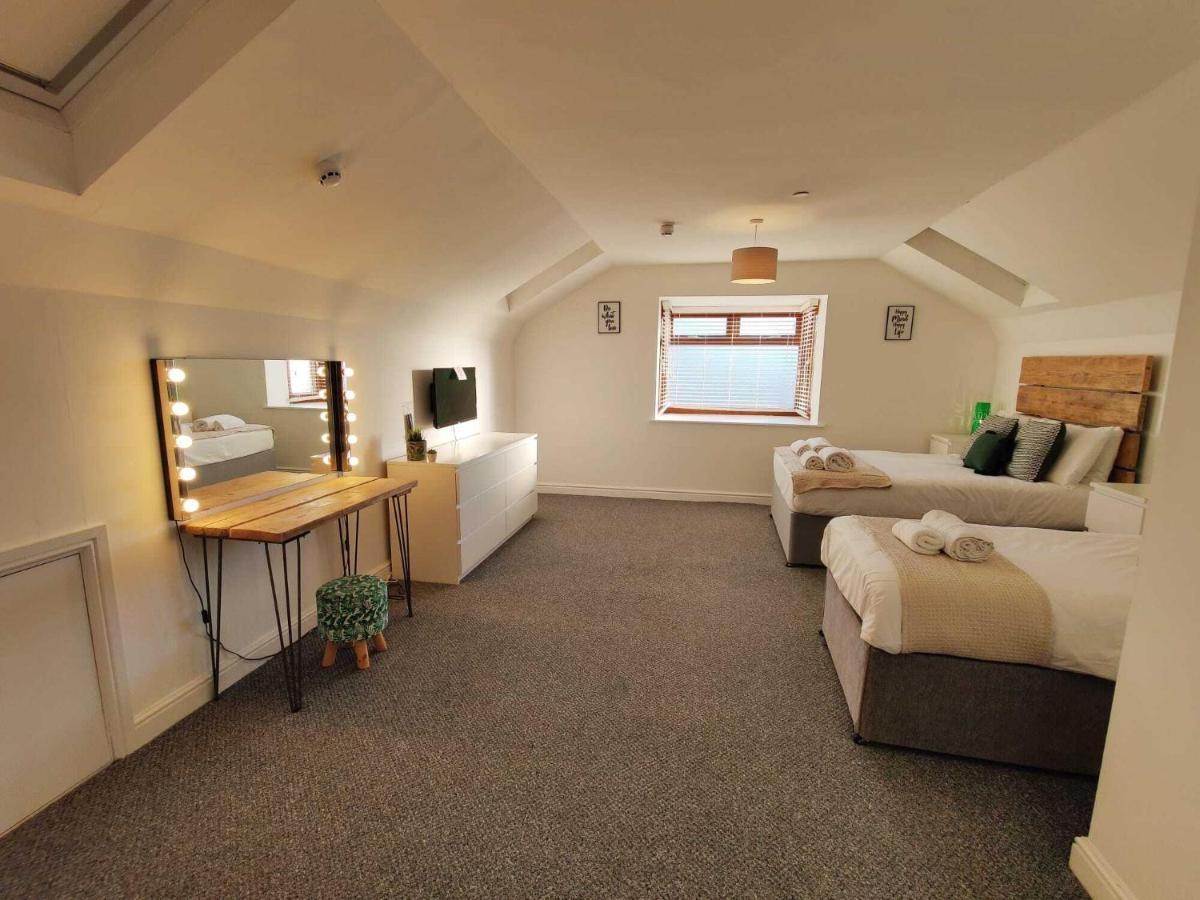 2 Ensuites, Garden, Smart Tv'S In All Rooms! Суонси Экстерьер фото